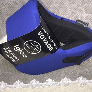 TRAVEL PILLOW